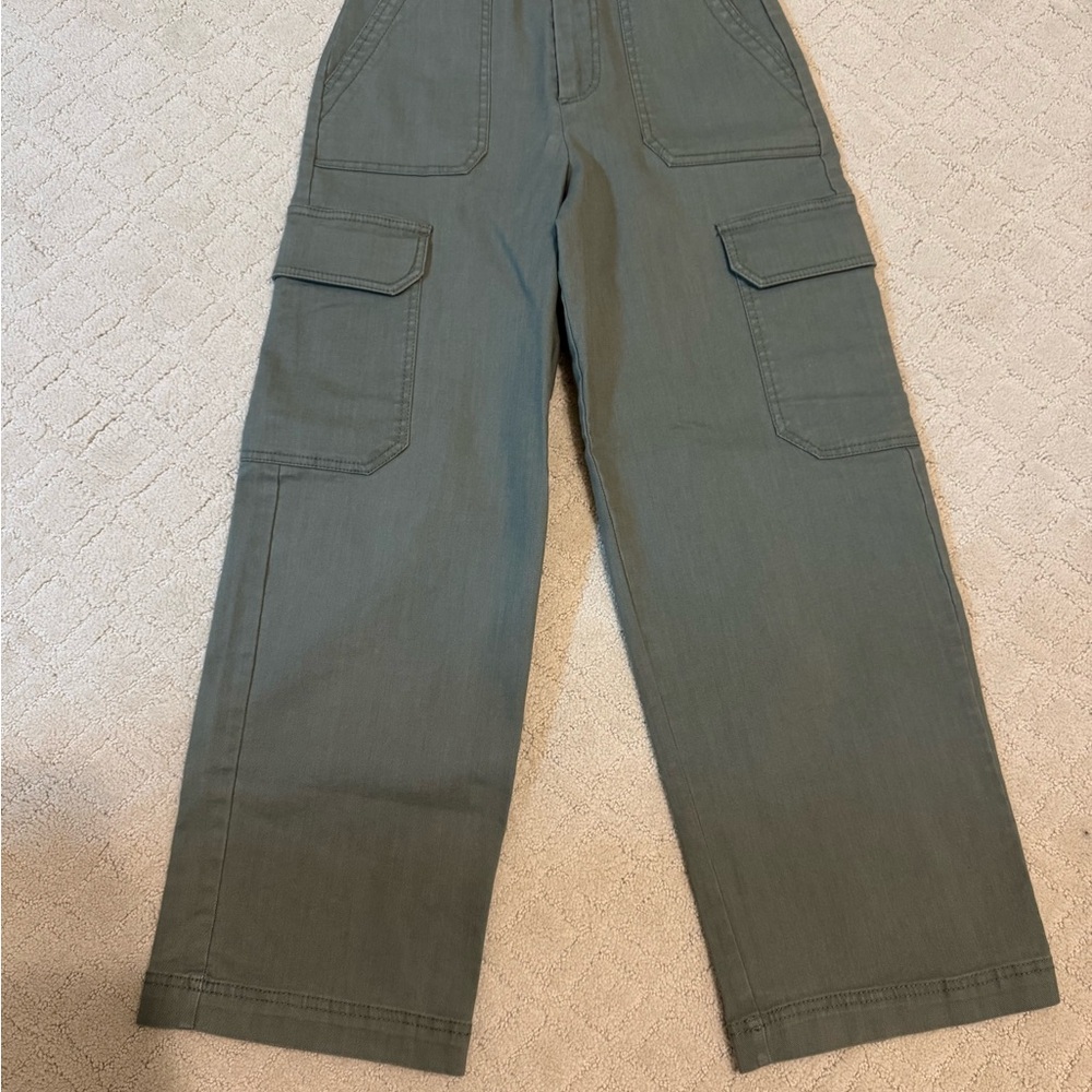 Women’s Olive Cargo Pants